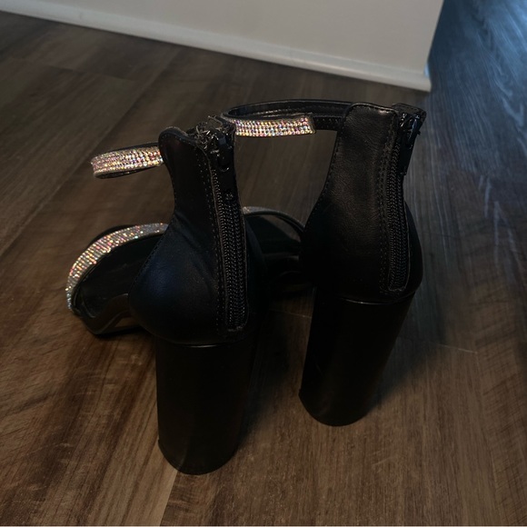 silver and black block heel. size 9. zipper back. never worn! - Picture 5 of 7